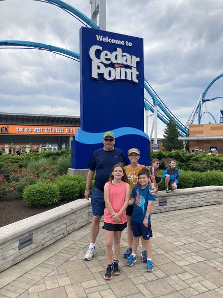 Cedar Point Entrance1.JPG